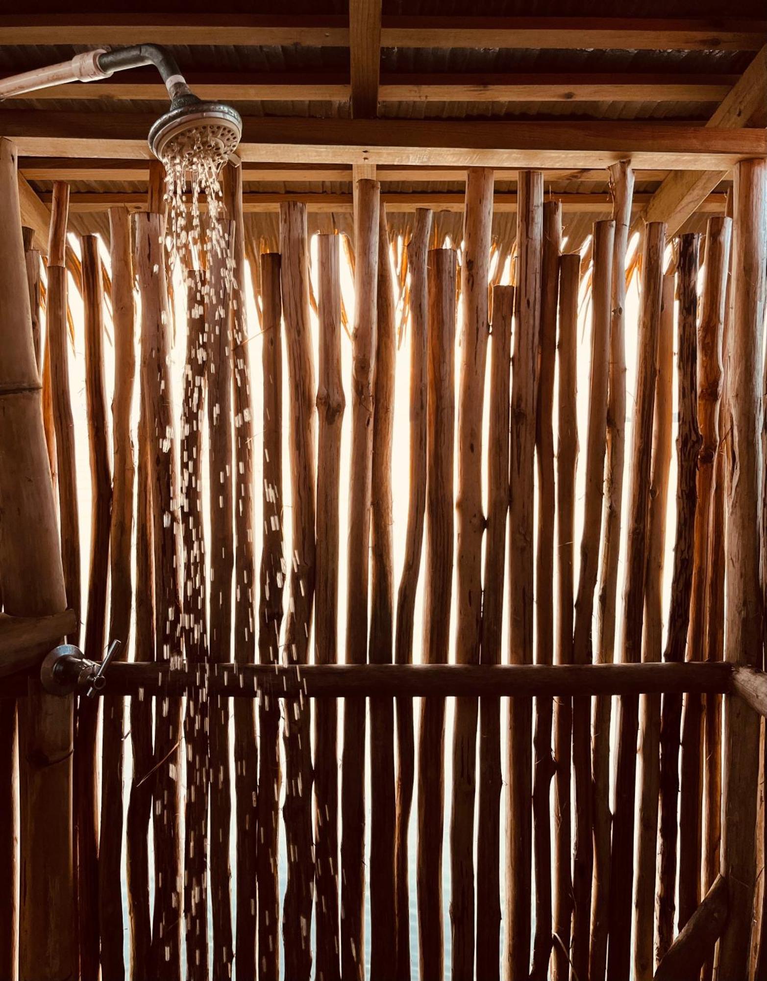 Urraca Monkey Island Eco Resort (Adults Only) Punta Laurel Rum bild